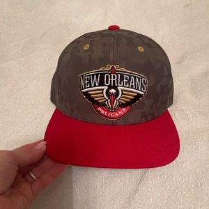 Mitchell & Ness NBA New Orleans Pelicans Team Logo Snapback Hat Camo.